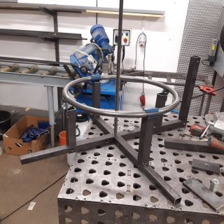 Prototyp nové zouvačky z ledna 2022. Myšlenka je jednoduchá - skloubit plnohodnotný kruh, tuhou konstrukci a přesto...