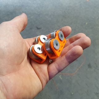 Další přípravek, který co nevidět bude ve finální podobě. Ořezaná statická vyvažovačka na absolutní minimum, co to šlo. Na...